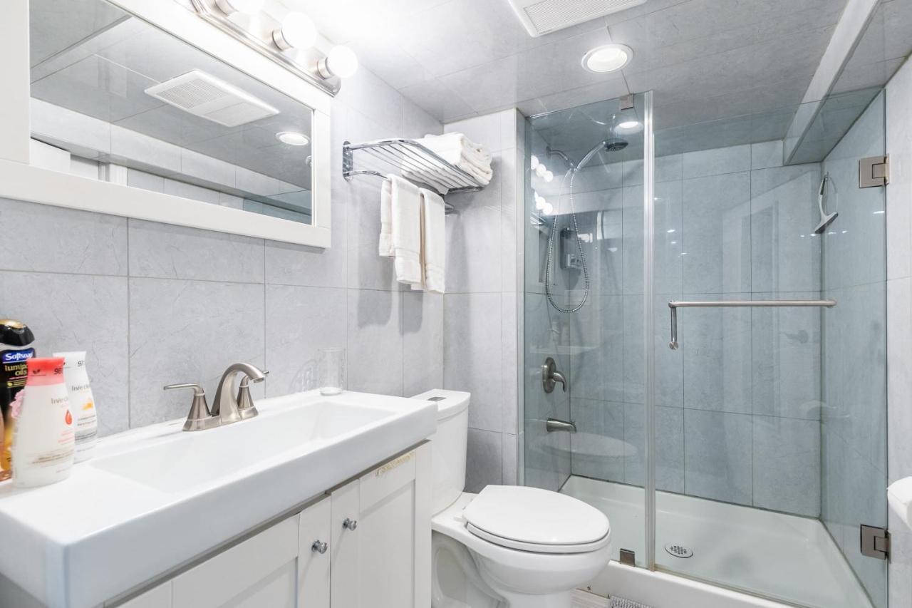 Newly Renovated - Cozy 1Br Apt With Netflix - Prime Location Toronto Eksteriør billede